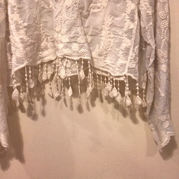 NWT Chelsea & Violet long sleeve fringe crop top - Picture 3 of 4